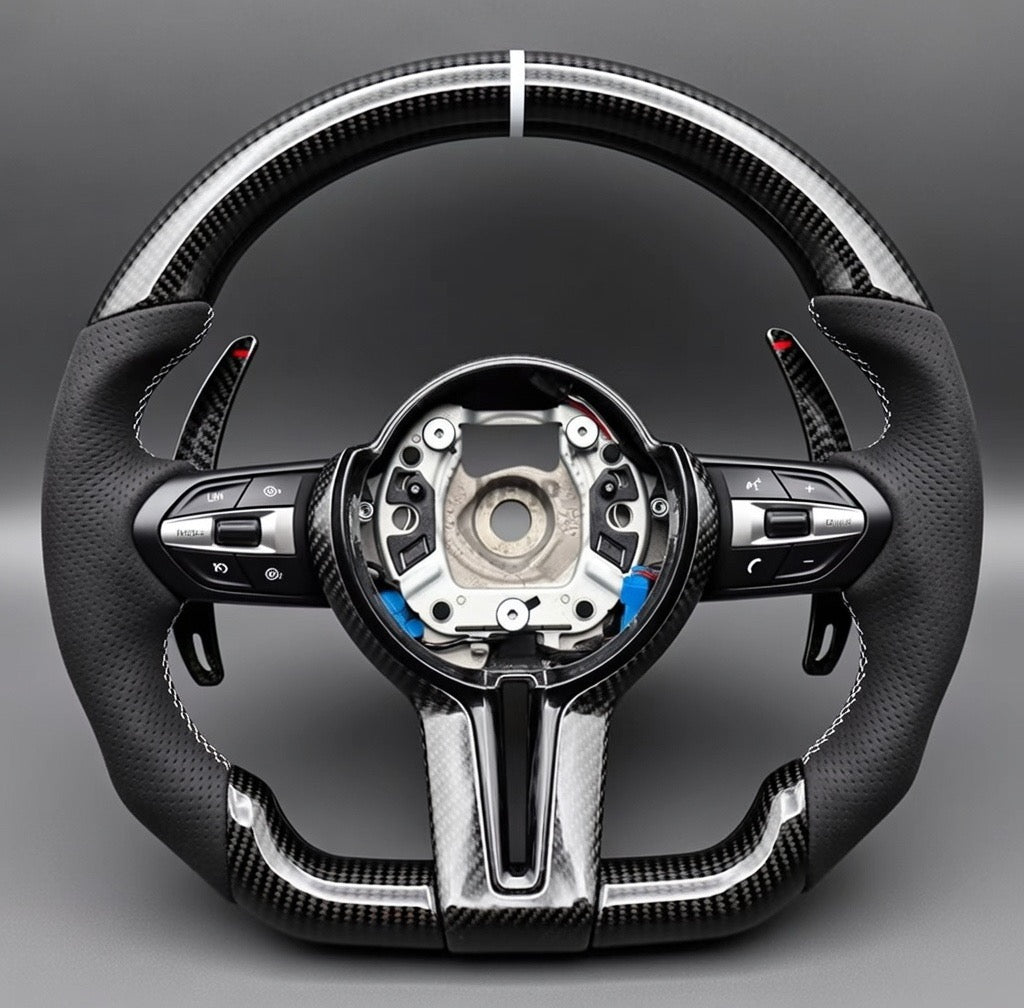 Volant BMW en fibre de carbone & alcantara