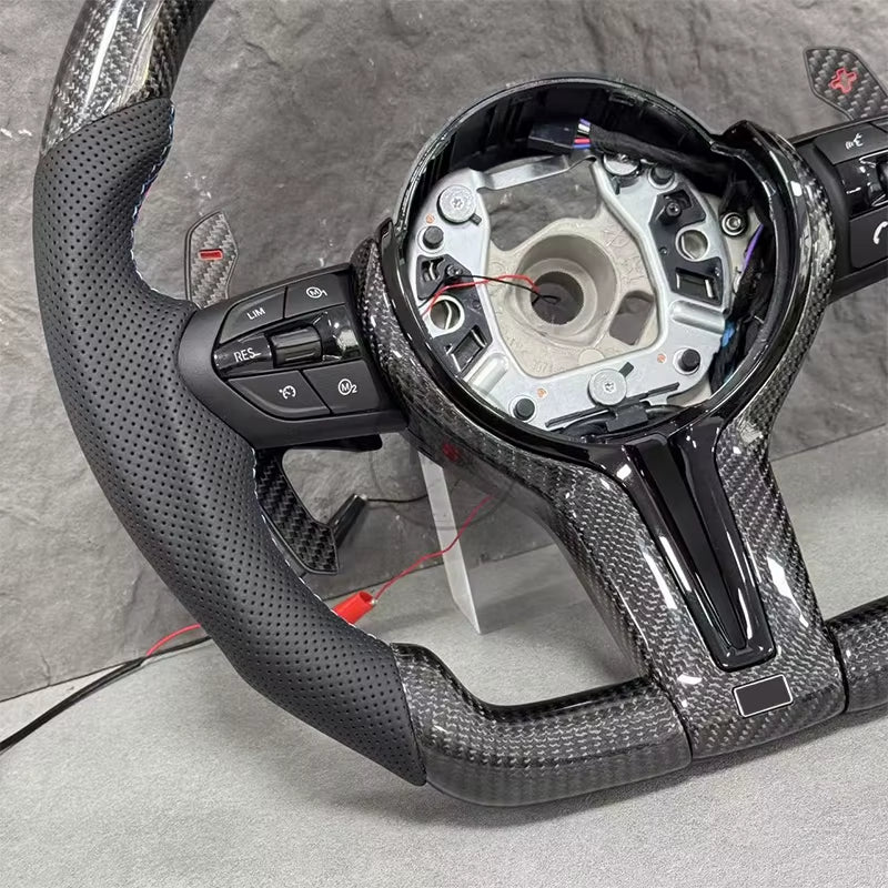 Volant BMW M Performance LED Carbone & Alcantara – Plateforme M3 / M5 / M6